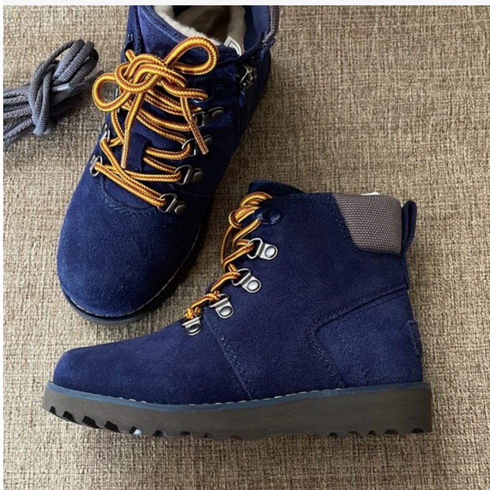 Unisex Ugg Kids Hilmar Cwr. Navy- Size 4- Youth